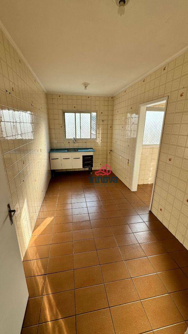 Apartamento para alugar com 2 quartos, 75m² - Foto 3