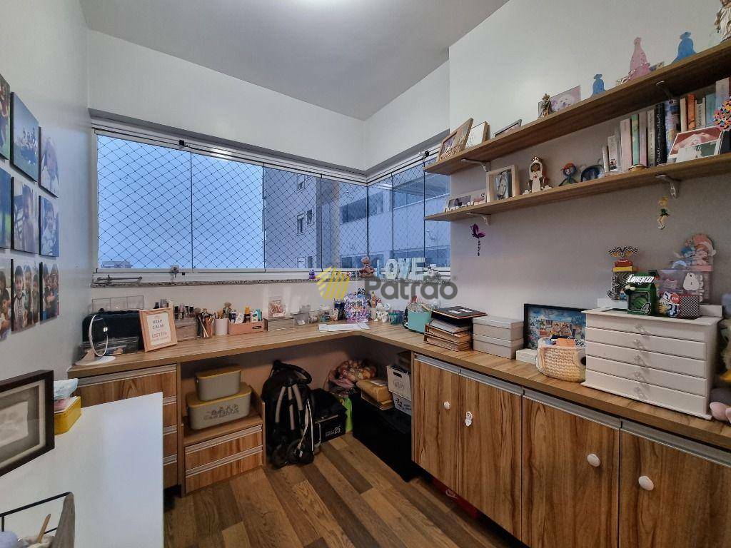 Apartamento à venda com 3 quartos, 158m² - Foto 30