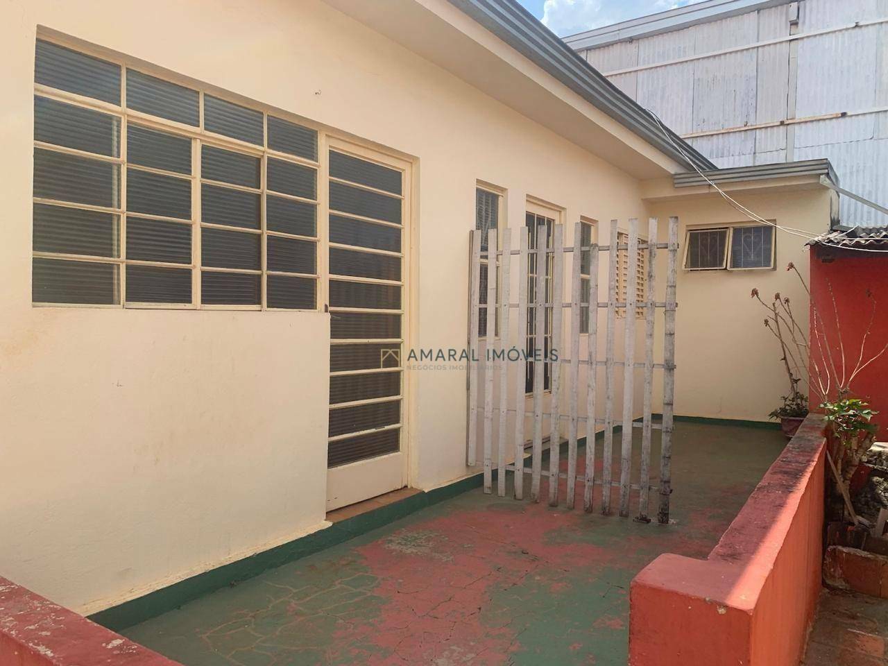 Casa à venda e aluguel com 4 quartos, 200m² - Foto 19