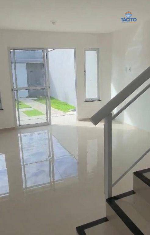 Casa à venda com 3 quartos, 102m² - Foto 2