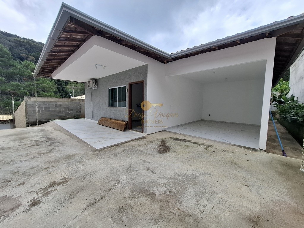 Casa à venda com 3 quartos, 359m² - Foto 1