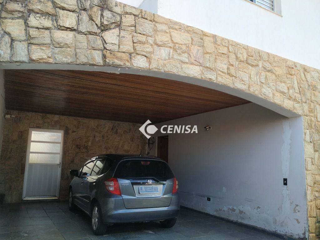 Casa à venda com 3 quartos, 258m² - Foto 2