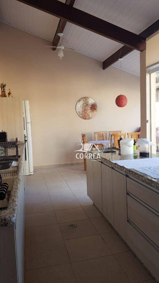 Casa à venda com 4 quartos, 250m² - Foto 14