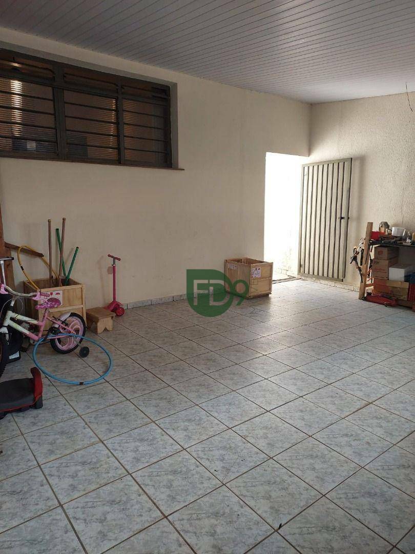 Casa à venda com 4 quartos, 216m² - Foto 15