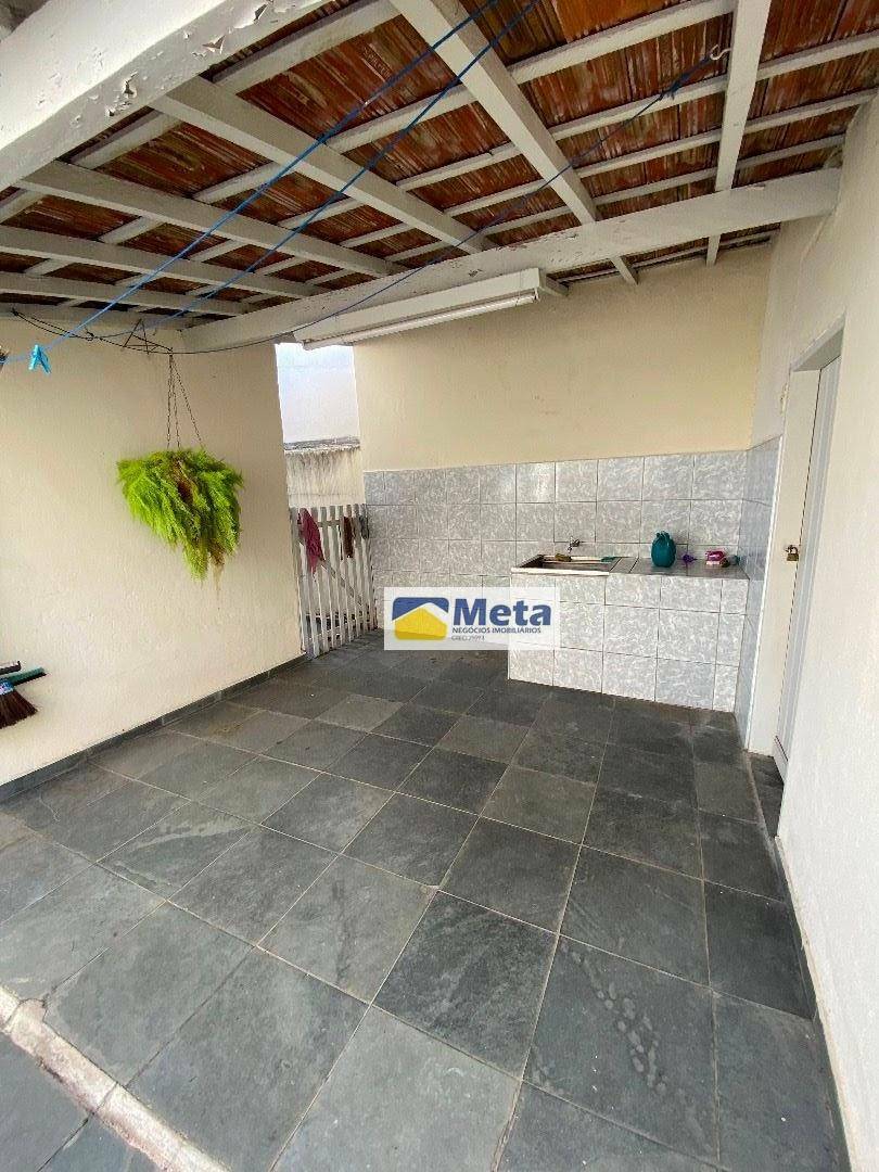 Casa à venda com 3 quartos, 100m² - Foto 14