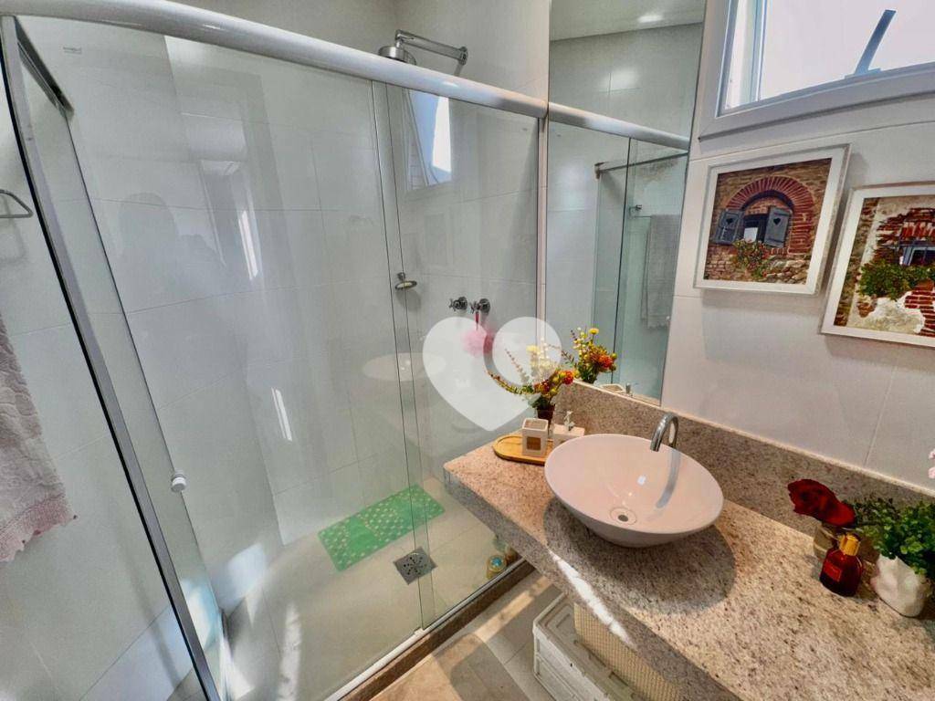Cobertura para alugar com 3 quartos, 220m² - Foto 14