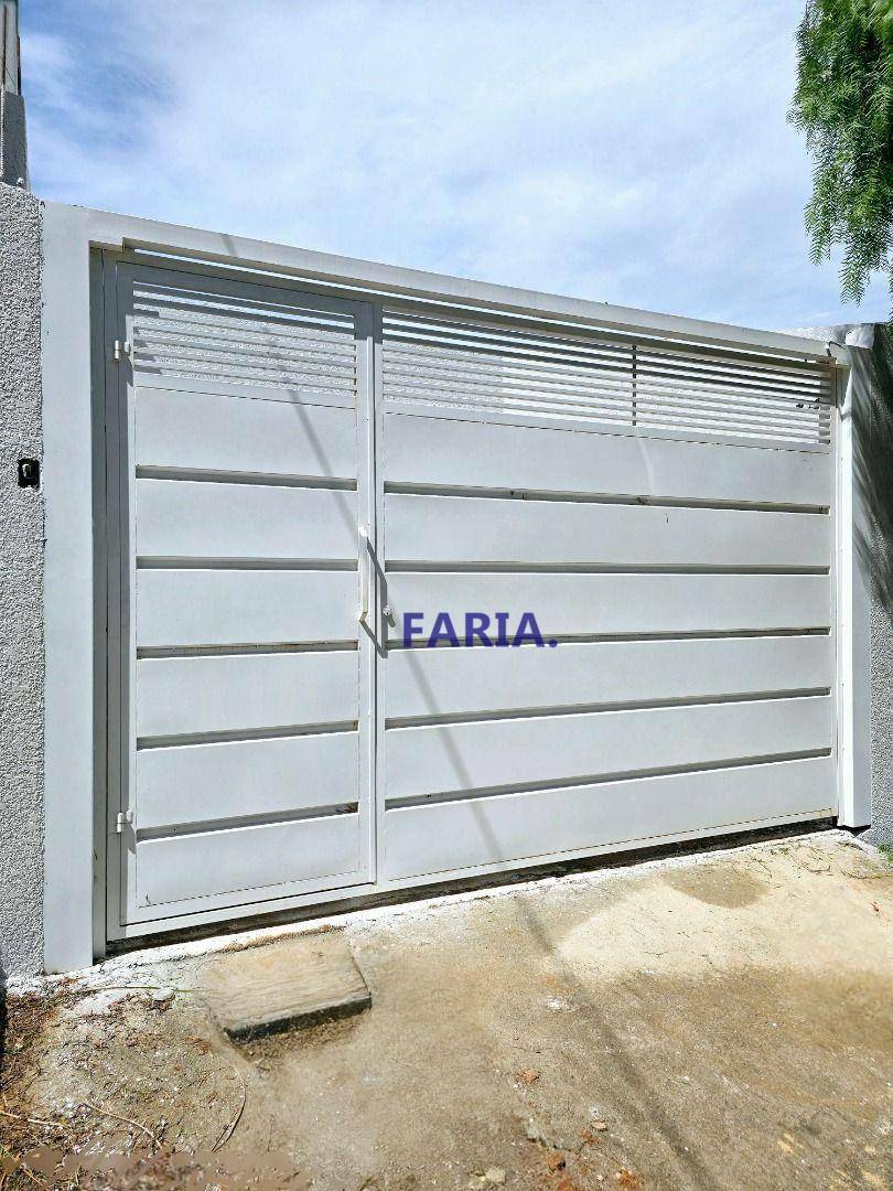 Casa à venda com 3 quartos, 110m² - Foto 1
