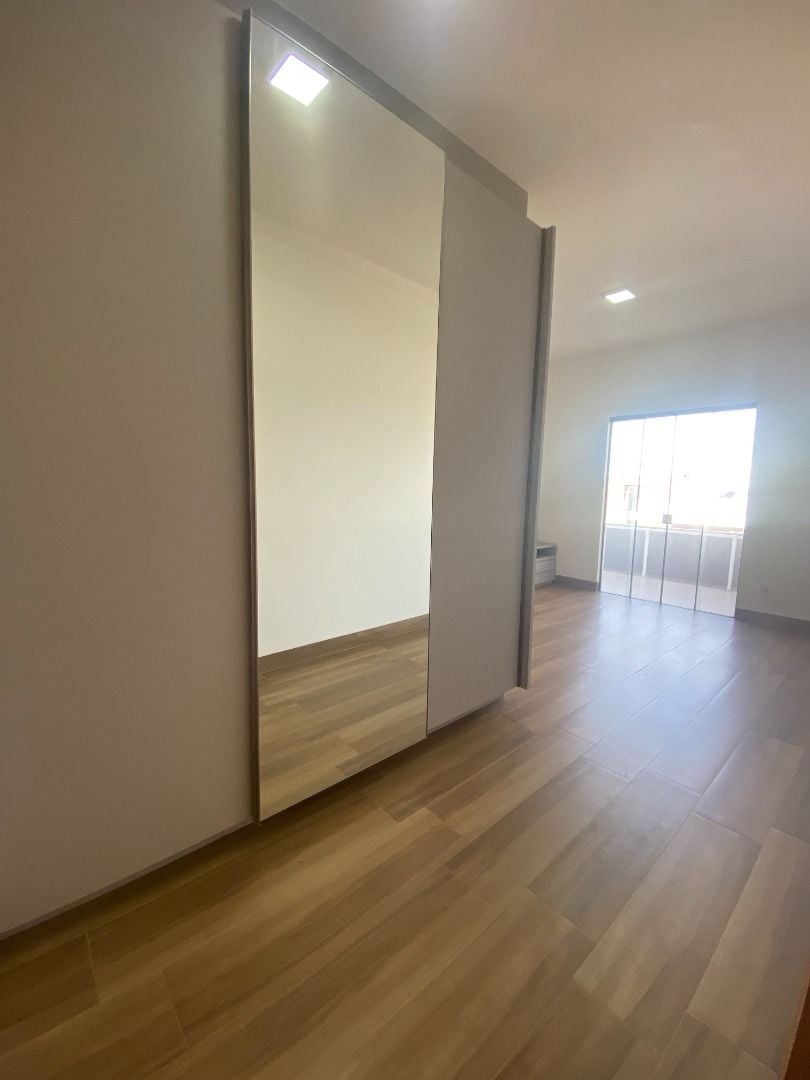 Casa à venda com 4 quartos, 280m² - Foto 27