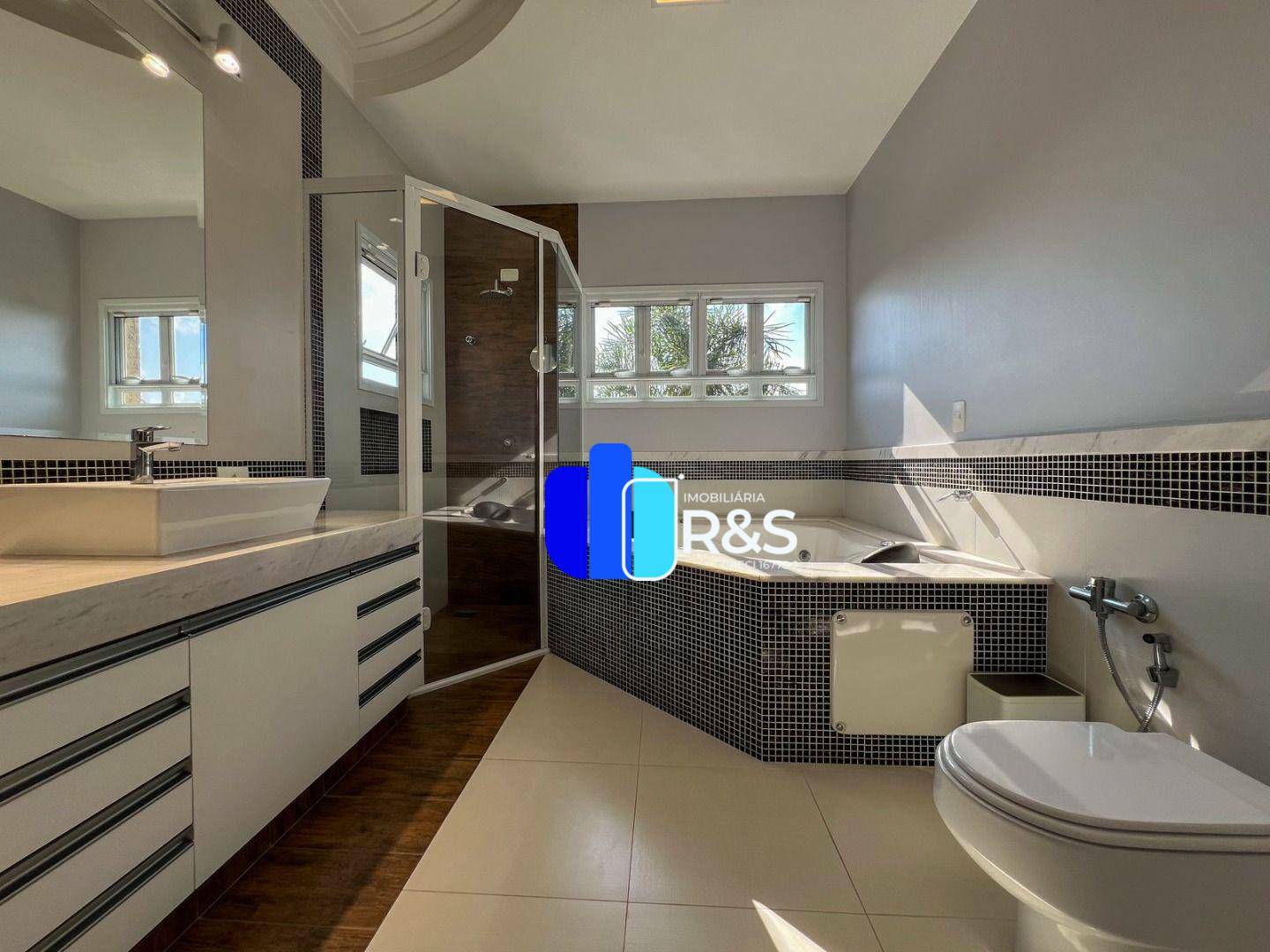 Casa de Condomínio à venda e aluguel com 5 quartos, 830m² - Foto 37