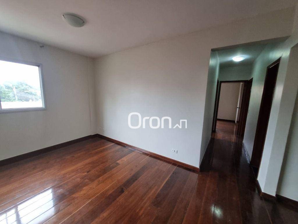 Apartamento à venda com 3 quartos, 128m² - Foto 2