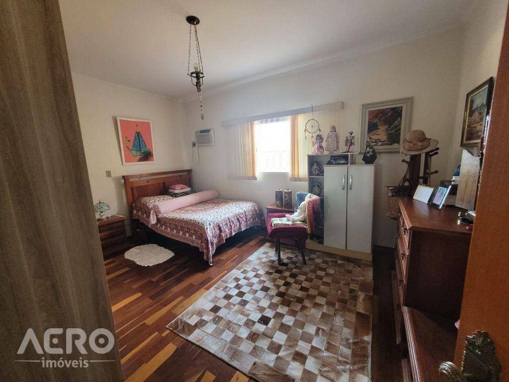 Casa à venda com 4 quartos, 190m² - Foto 10