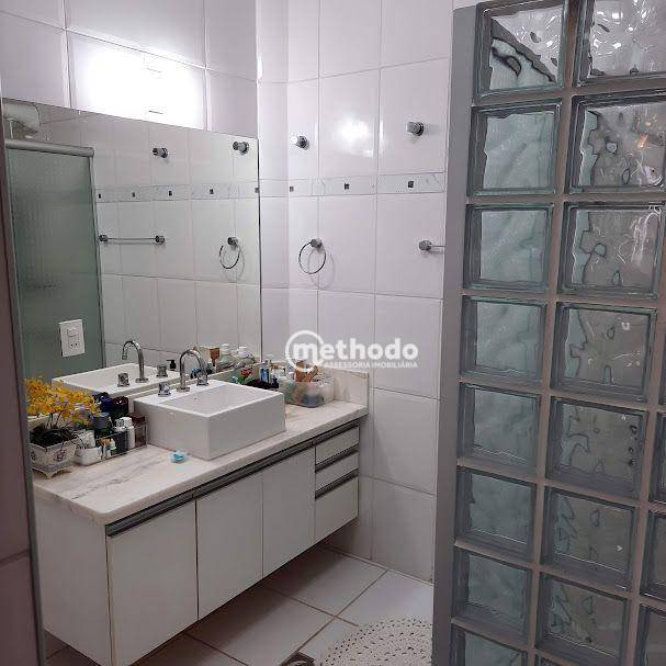 Casa à venda com 3 quartos, 213m² - Foto 11