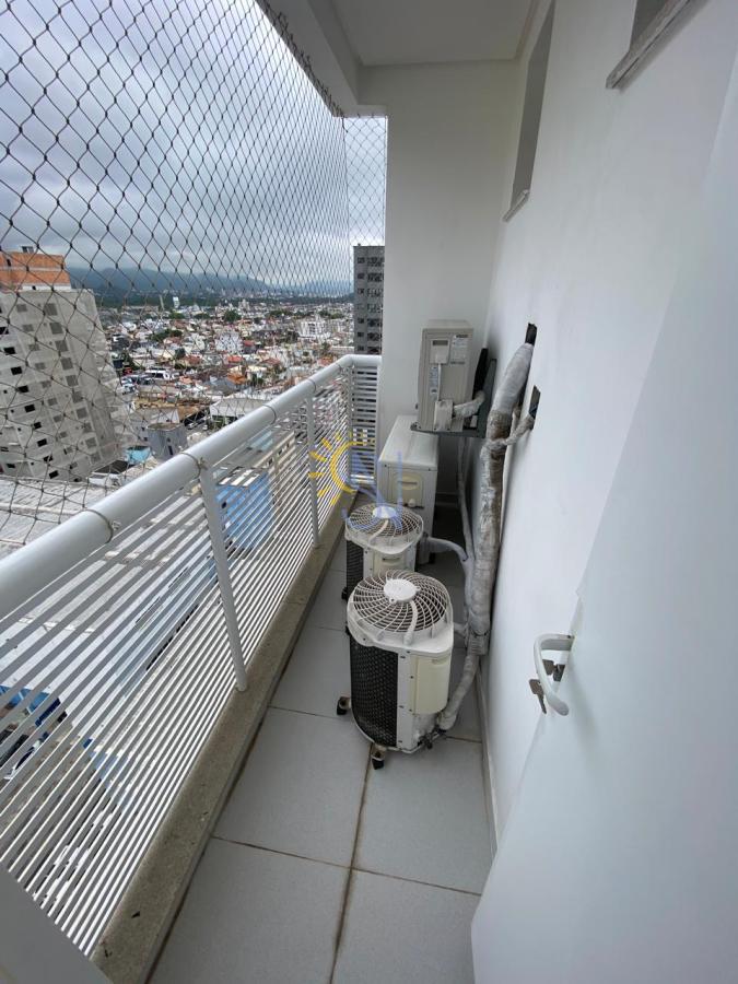 Apartamento para alugar com 3 quartos, 130m² - Foto 22