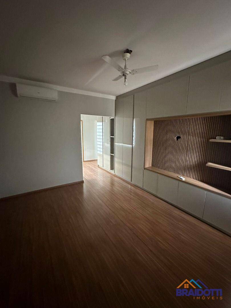 Casa à venda com 3 quartos, 202m² - Foto 14