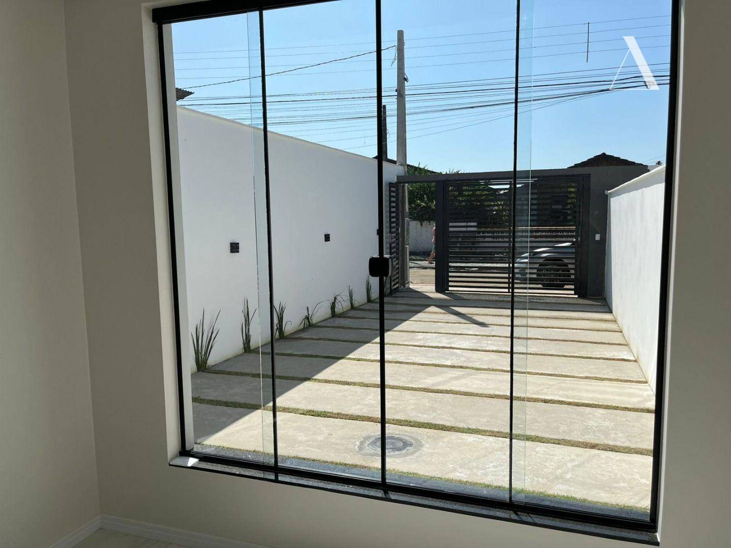 Casa à venda com 3 quartos, 108m² - Foto 4