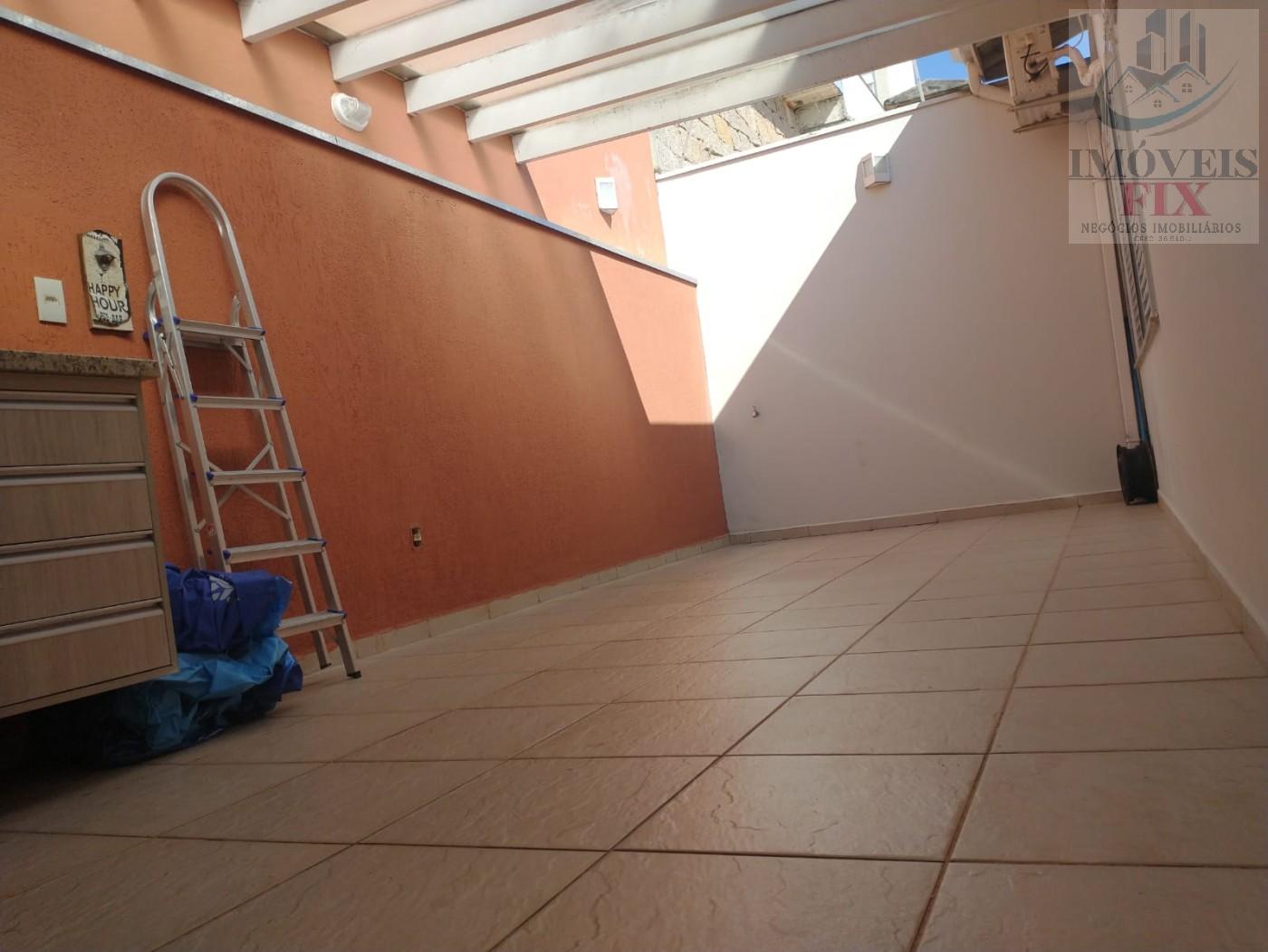 Casa à venda com 4 quartos, 146m² - Foto 11