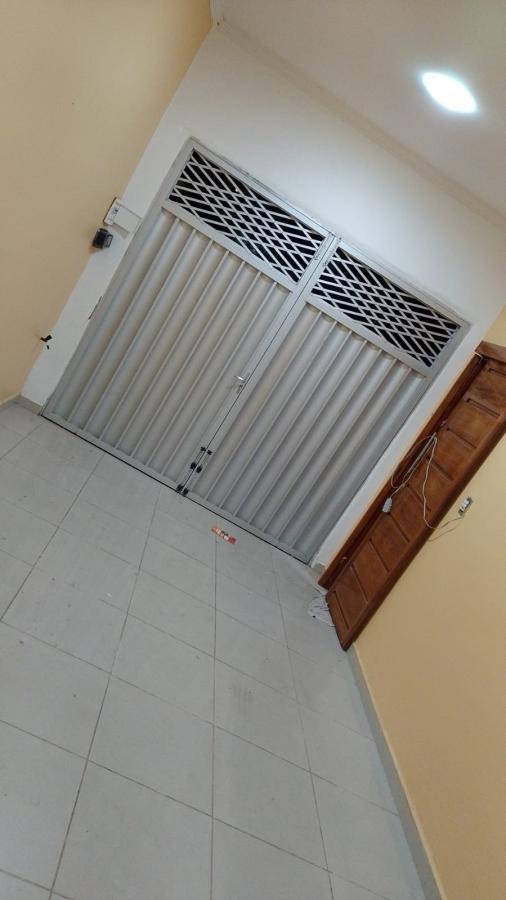 Casa à venda com 2 quartos, 300m² - Foto 2