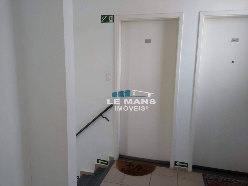 Apartamento à venda com 2 quartos, 46m² - Foto 2