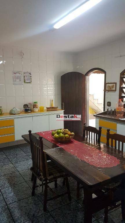 Sobrado à venda com 2 quartos, 180m² - Foto 9