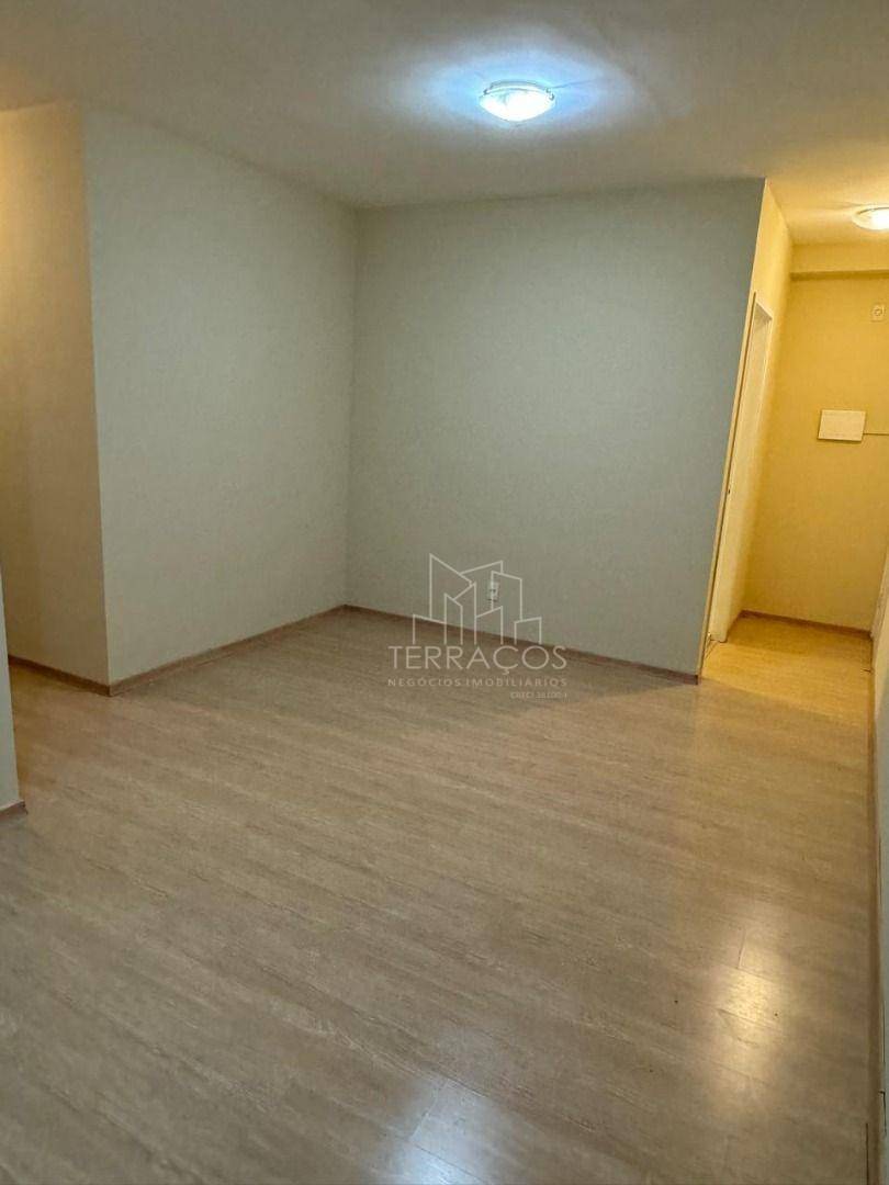 Apartamento para alugar com 3 quartos, 71m² - Foto 4