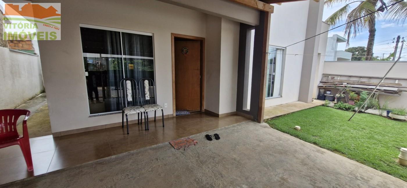 Casa à venda com 3 quartos, 70m² - Foto 2