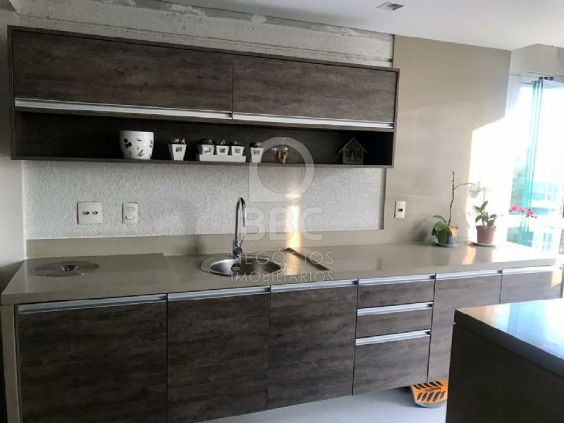 Apartamento à venda com 3 quartos, 234m² - Foto 11