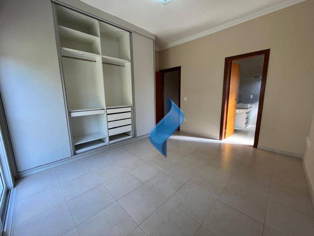 Casa à venda com 3 quartos, 308m² - Foto 24