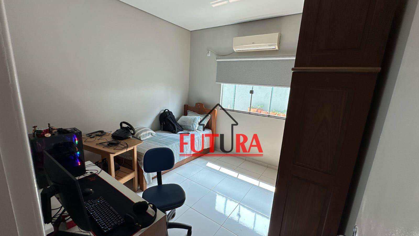 Casa à venda com 3 quartos, 208m² - Foto 13