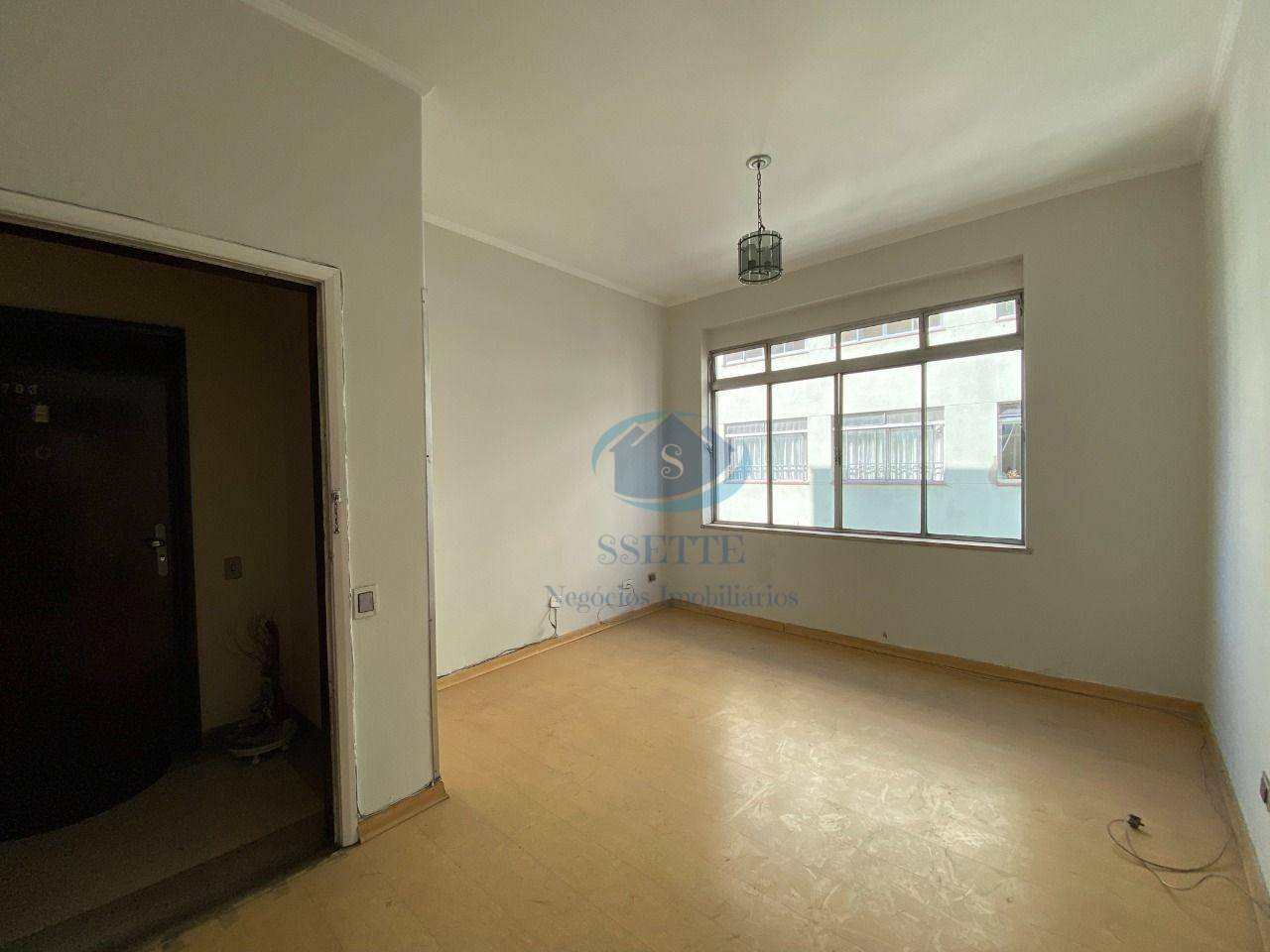 Apartamento à venda com 2 quartos, 70m² - Foto 1