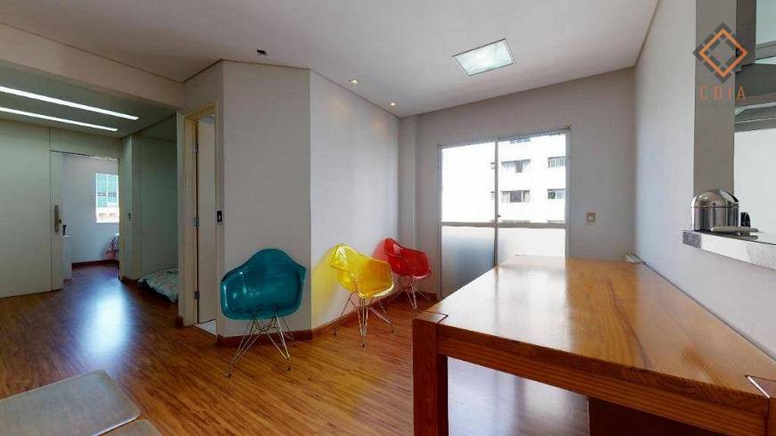 Apartamento à venda com 2 quartos, 58m² - Foto 2