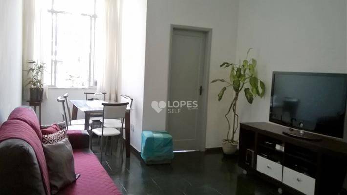 Apartamento à venda com 2 quartos, 70m² - Foto 1