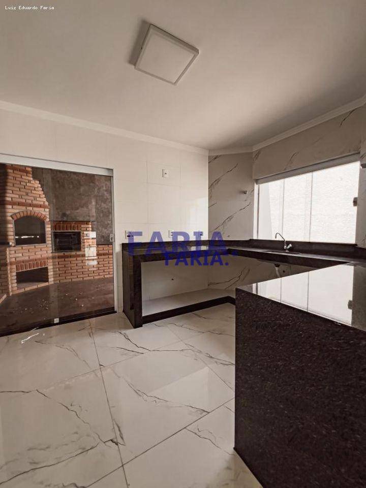 Casa à venda com 2 quartos, 260m² - Foto 11