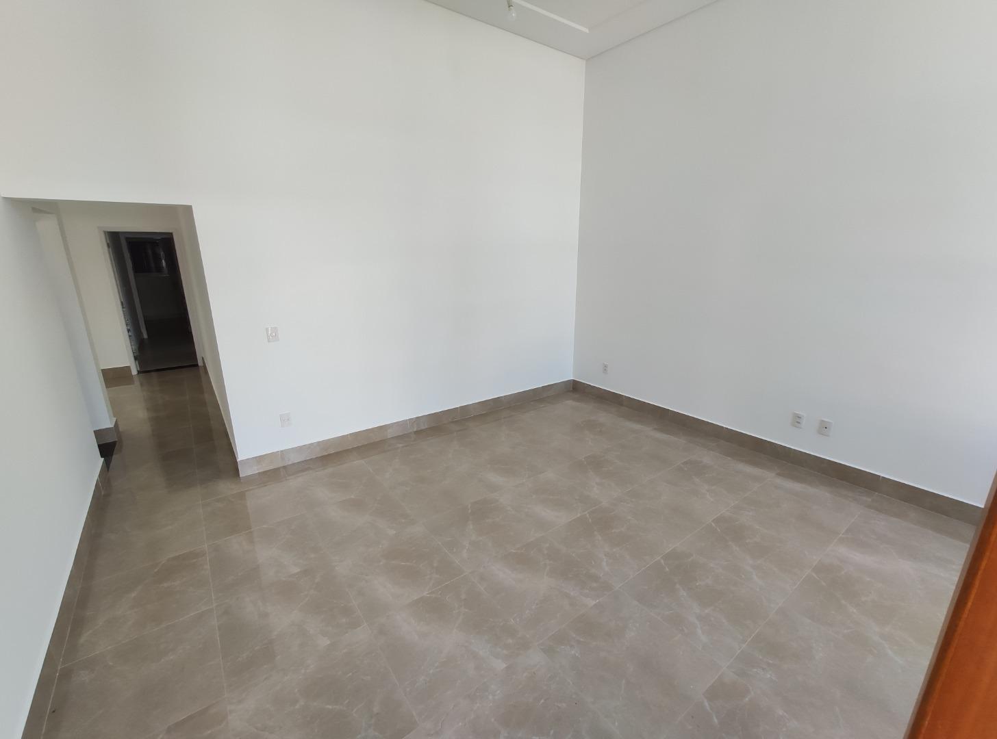 Casa à venda com 3 quartos, 181m² - Foto 1