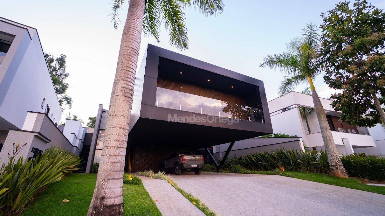 Casa de Condomínio à venda com 3 quartos, 414m² - Foto 1