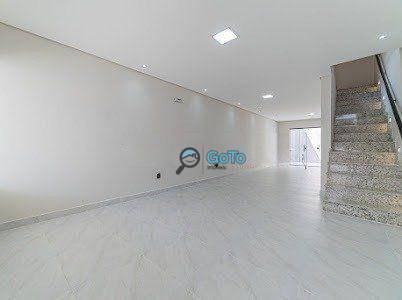 Sobrado à venda com 3 quartos, 130m² - Foto 1