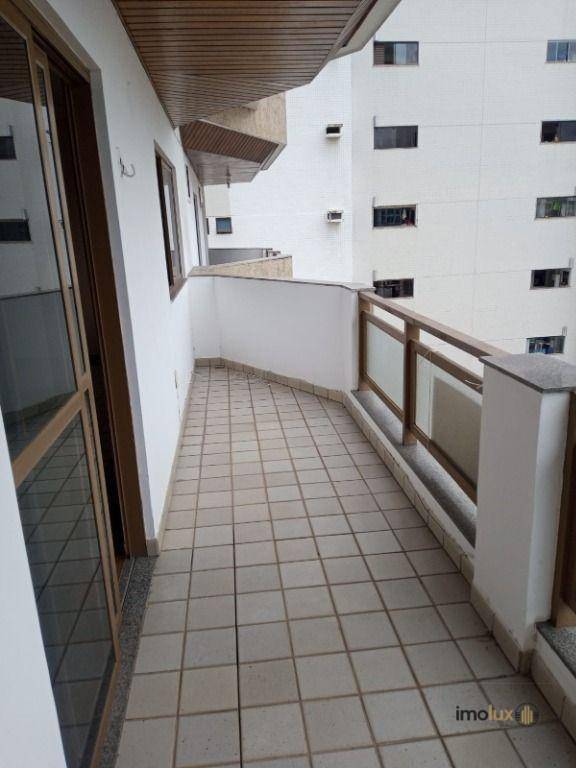 Apartamento à venda com 3 quartos, 190m² - Foto 1