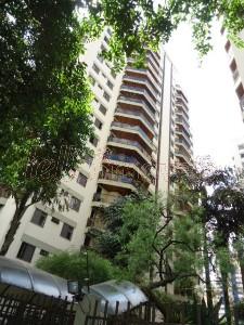 Apartamento para alugar com 3 quartos, 240m² - Foto 11