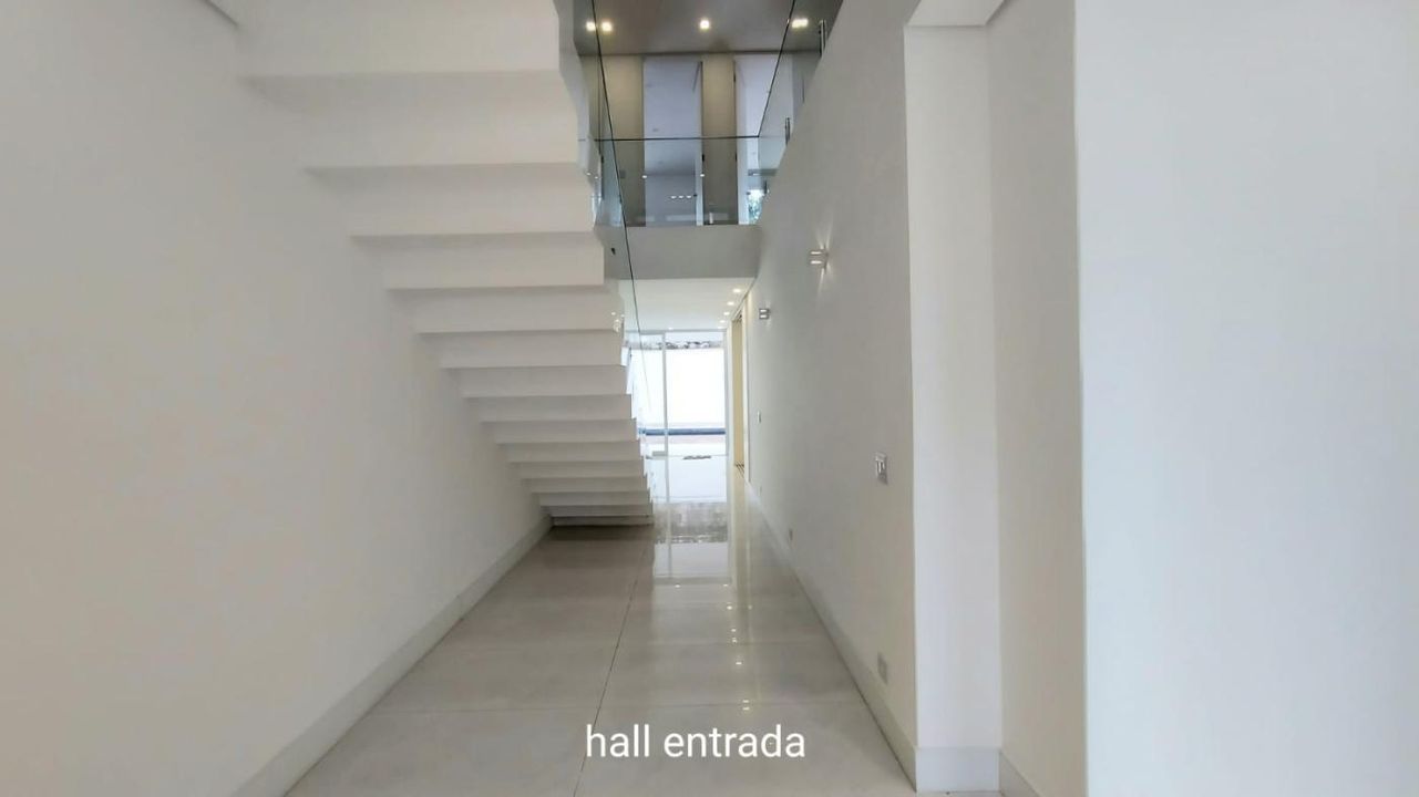 Casa de Condomínio à venda com 4 quartos, 445m² - Foto 2