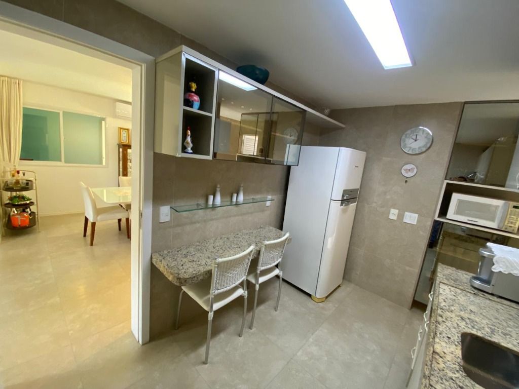 Casa de Condomínio à venda com 4 quartos, 210m² - Foto 14