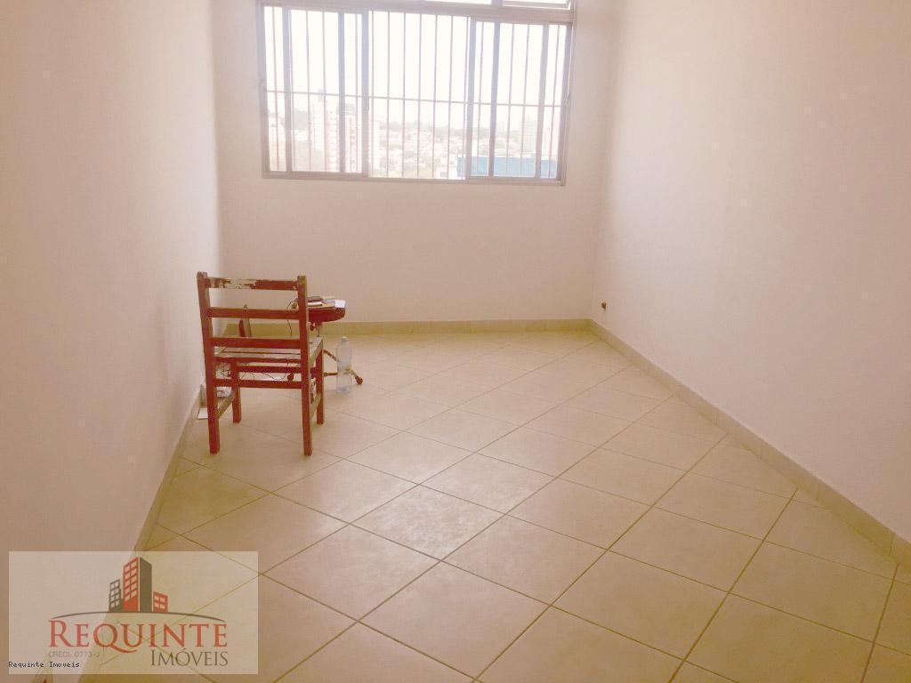 Apartamento à venda com 2 quartos, 75m² - Foto 1