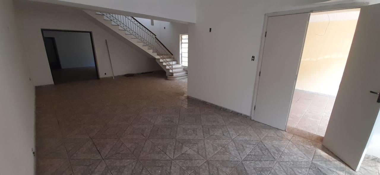 Casa para alugar com 3 quartos, 168m² - Foto 4