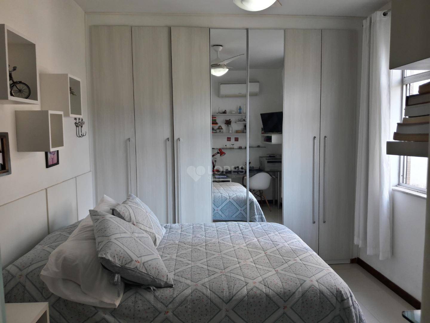 Apartamento à venda com 3 quartos, 130m² - Foto 4