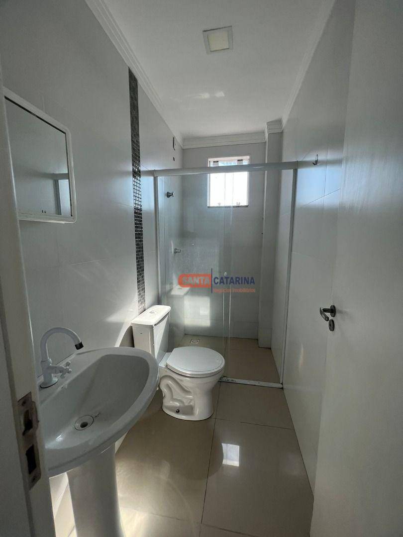 Apartamento à venda com 2 quartos, 68m² - Foto 2