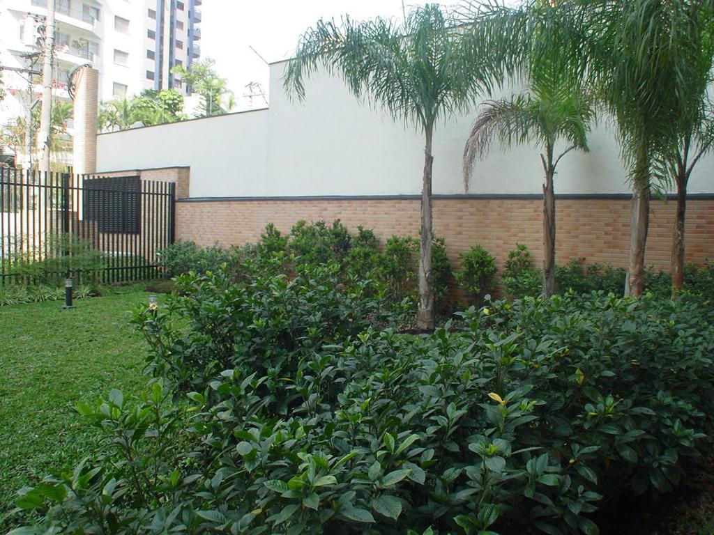 Apartamento à venda com 4 quartos, 242m² - Foto 2