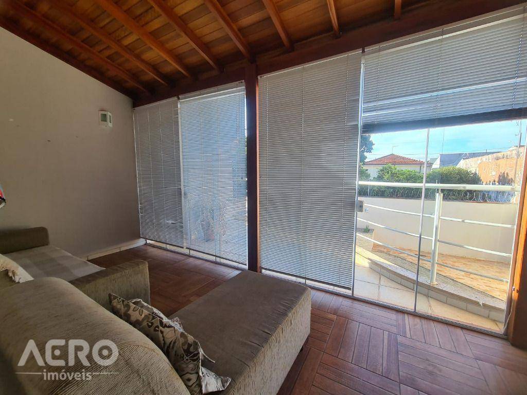 Casa à venda com 3 quartos, 340m² - Foto 28