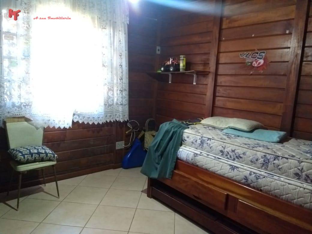 Casa à venda com 3 quartos, 200m² - Foto 11