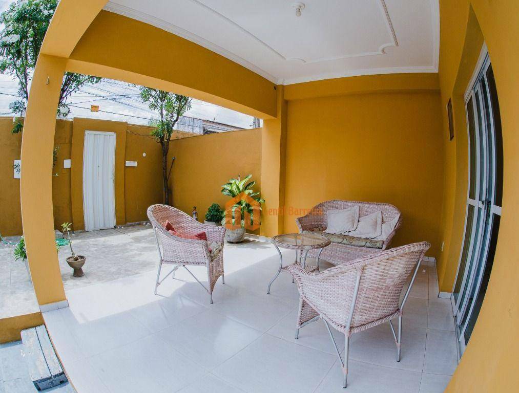 Casa à venda com 3 quartos, 215m² - Foto 4