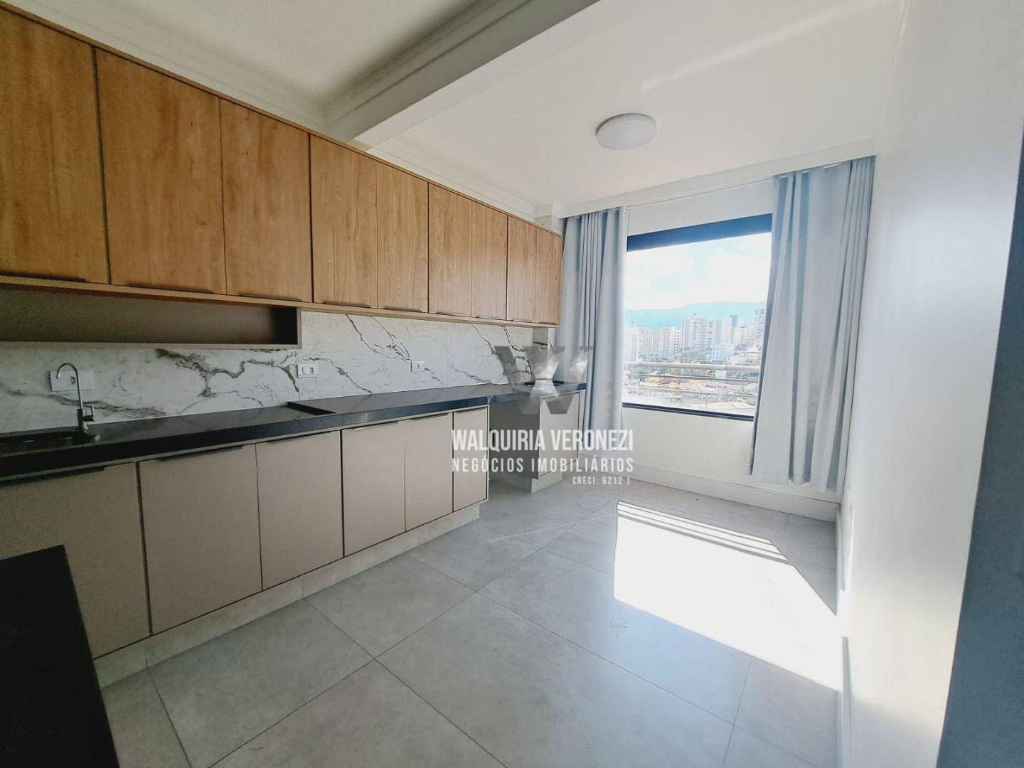 Apartamento à venda com 2 quartos, 70m² - Foto 1