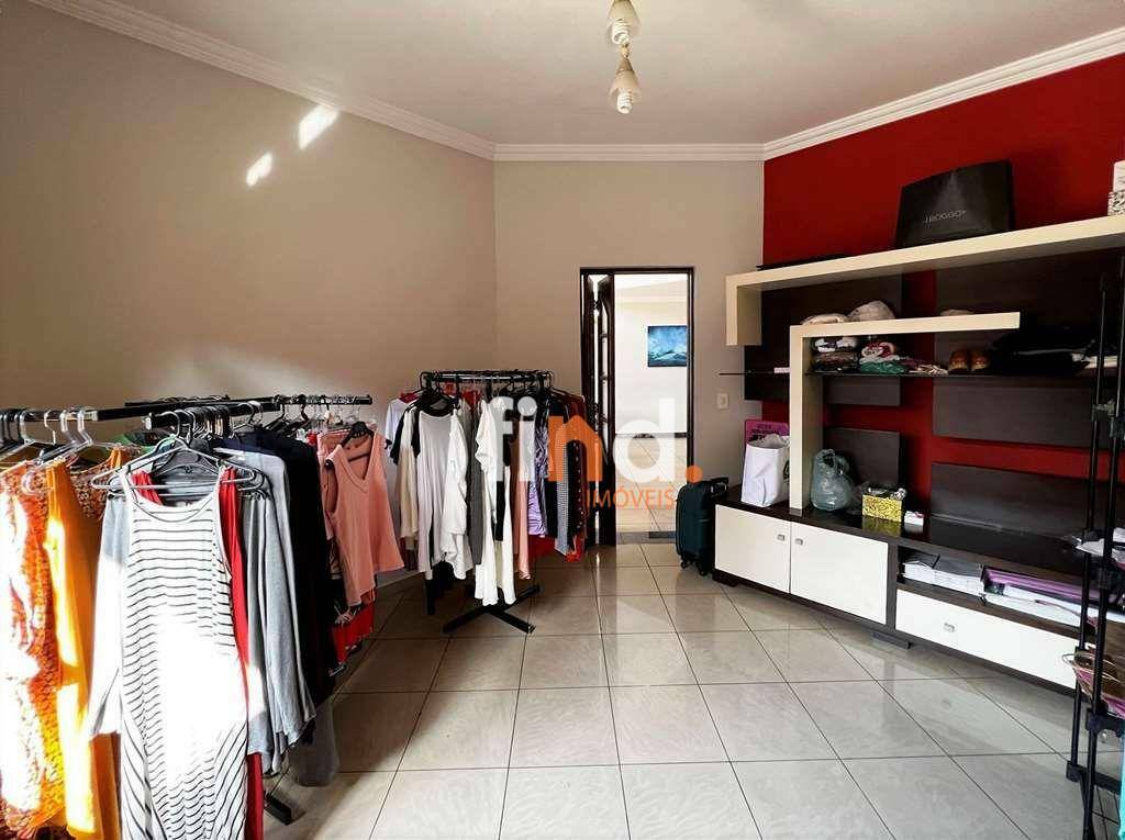 Casa de Condomínio à venda com 3 quartos, 360m² - Foto 17