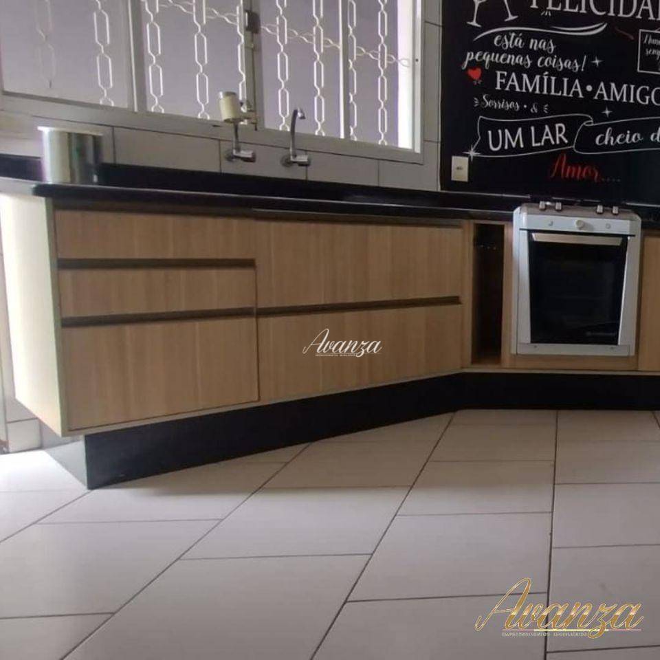 Casa à venda com 3 quartos, 168m² - Foto 9
